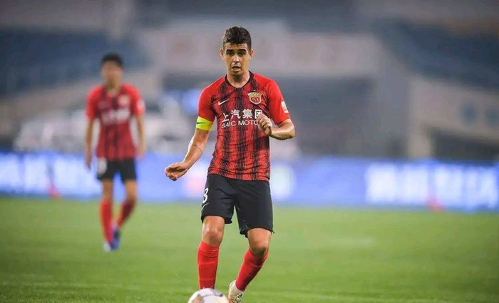 lol-包含意大利杯国际比赛日走向成谜；深圳男篮队长鼓劲；媒体盛赞；阵容厚度经受考验的词条