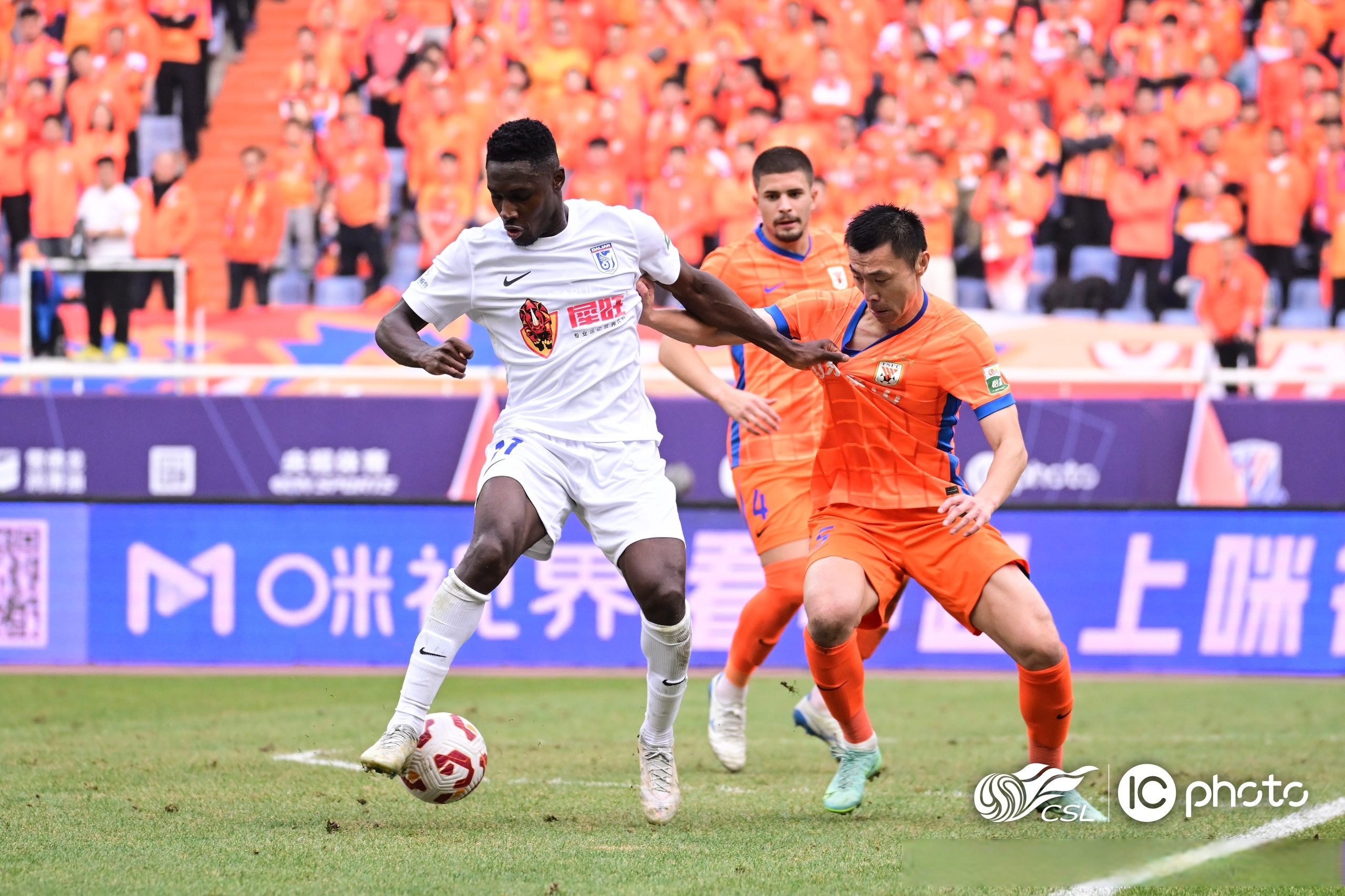 国际比赛日突围战来临,新疆广汇围绕中超内部沟通,压力陡增,临场指挥获称赞(新疆广汇遭逆转) 国际比赛日突围战来临,新疆广汇围绕中超内部沟通,压力陡增,临场指挥获称赞(新疆广汇遭逆转)